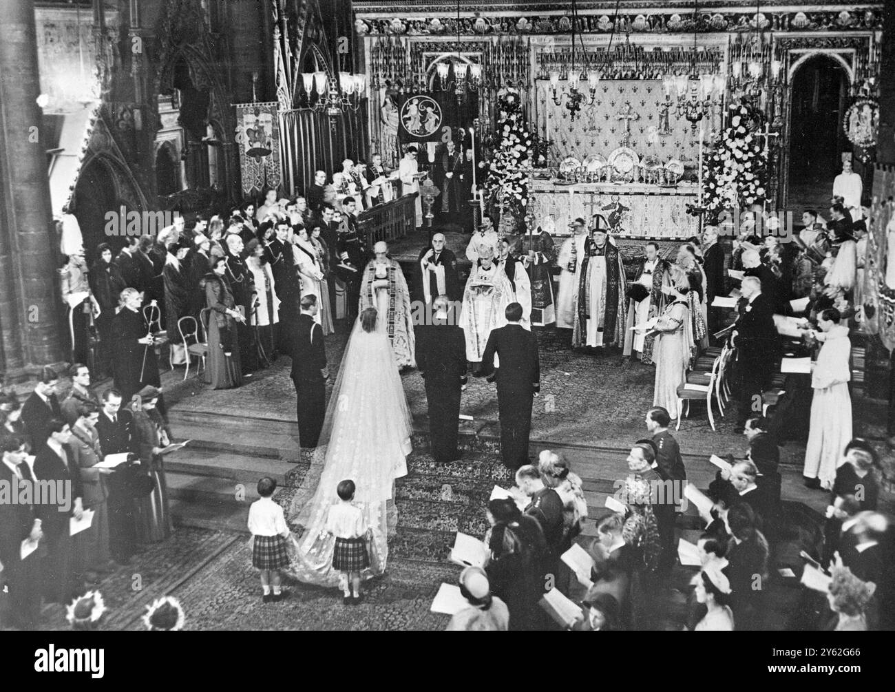 Matrimonio reale. H.R.H Principessa Elisabetta e Duca di Edimburgo. La coppia nuziale all'Abbazia di Westminster alla cerimonia di oggi. 20 novembre 1947 Foto Stock