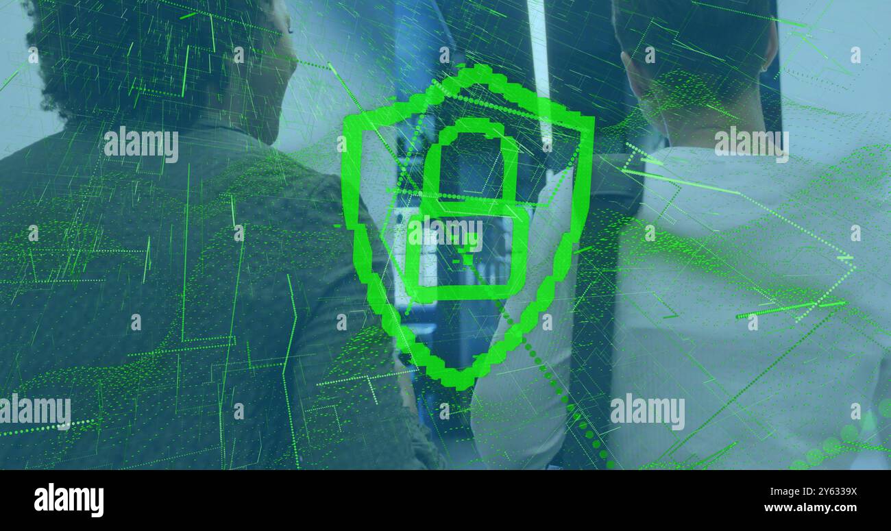 Immagine di protezione della sicurezza digitale sugli utenti aziendali in ufficio Foto Stock