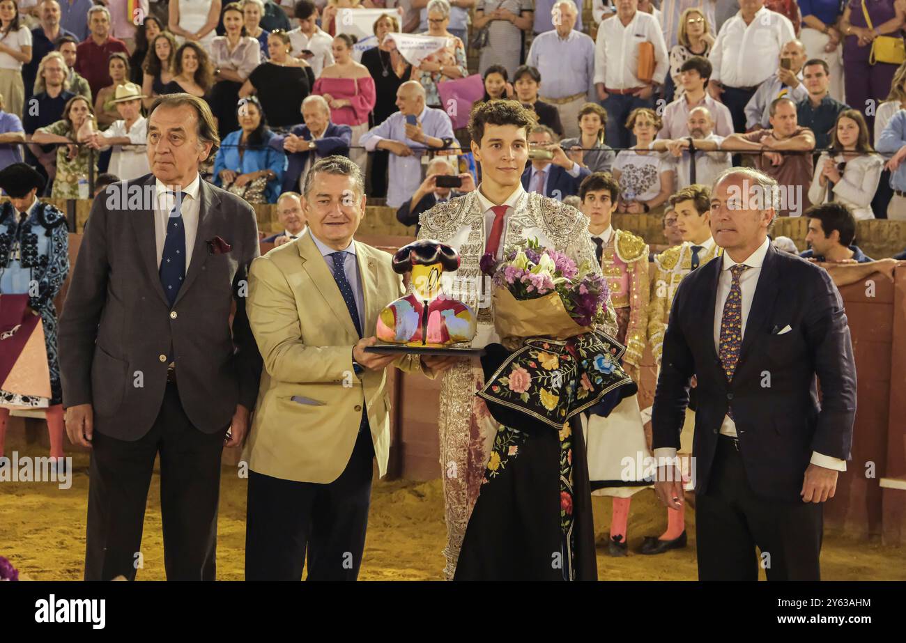 Siviglia, 12/05/2024. Corrida alla Royal Cavalry School con Sergio Domínguez "El Mella", Javier Zulueta e Mariscal Ruiz. Tori di Fermín Bohórquez. Nell'immagine, Mariscal Ruiz. Foto: JM Serrano. SEGN. ARCHSEV. Crediti: Album / Archivo ABC / Juan Manuel Serrano Becerra Foto Stock