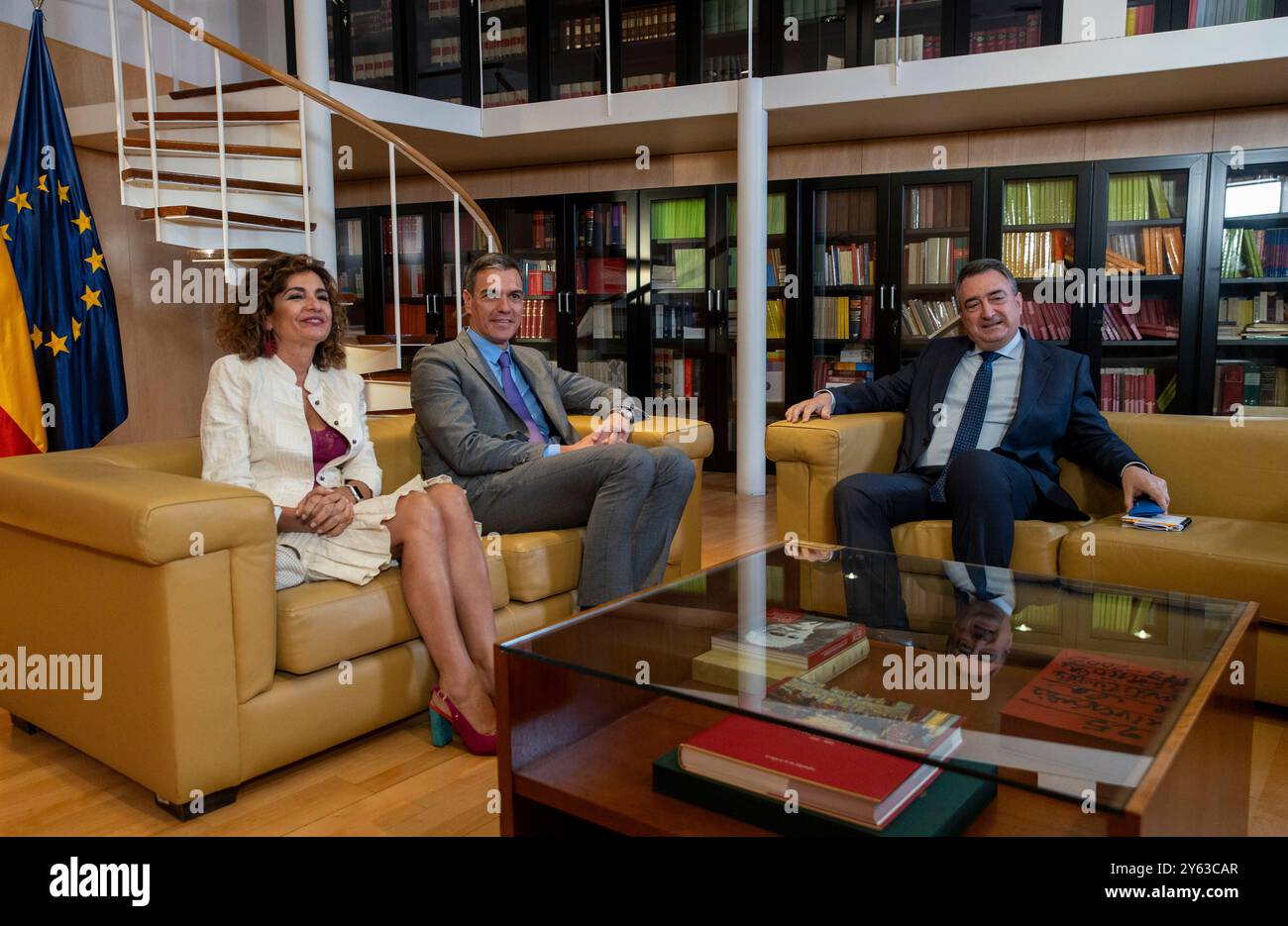 Madrid, 10/10/2023. Riunione di Pedro Sánchez e María Jesús Montero (PSOE) con Aitor Esteban (PNV) nei negoziati per l'investitura. Foto: Ignacio Gil. Arcicc. Crediti: Album / Archivo ABC / Ignacio Gil Foto Stock