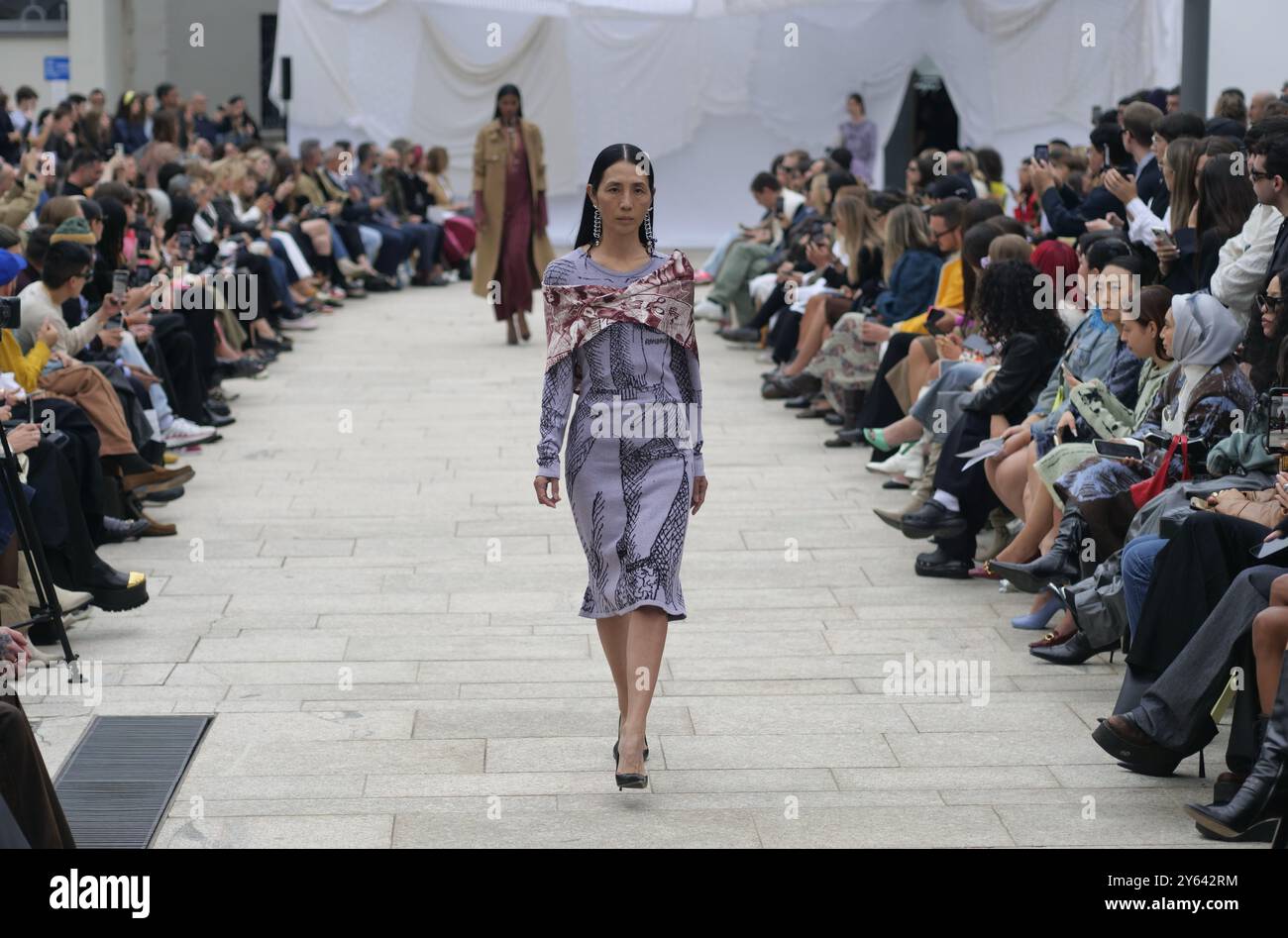 Marco Rambald sfilata di moda durante la Milano Fashion WEEK donna primavera estate 2025 Foto Stock