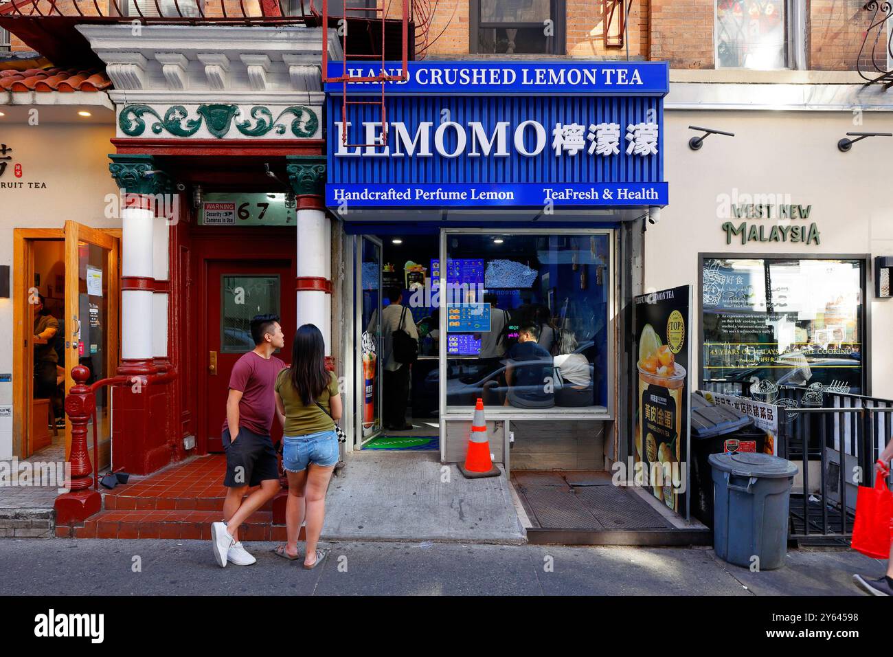 LEMOMO 檸濛濛, 67 Bayard St, New York. Foto del negozio di New York di un caffè di tè al limone schiacciato a mano in stile Hong Kong a Manhattan Chinatown. 手打檸檬茶 紐約 Foto Stock