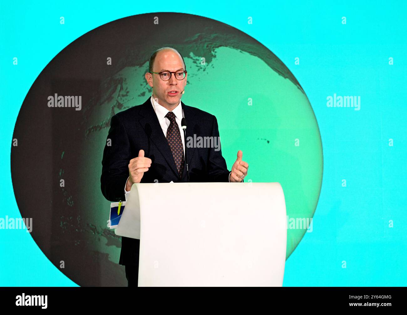 Praga, Repubblica Ceca. 24 settembre 2024. Viktor Hanzlik dell'azienda McKinsey interviene al Green Deal Summit di Praga, conferenza sulla trasformazione verde, la sostenibilità e l'energia nella Repubblica Ceca, il 24 settembre 2024, a Praga, Repubblica Ceca. Crediti: Katerina Sulova/CTK Photo/Alamy Live News Foto Stock