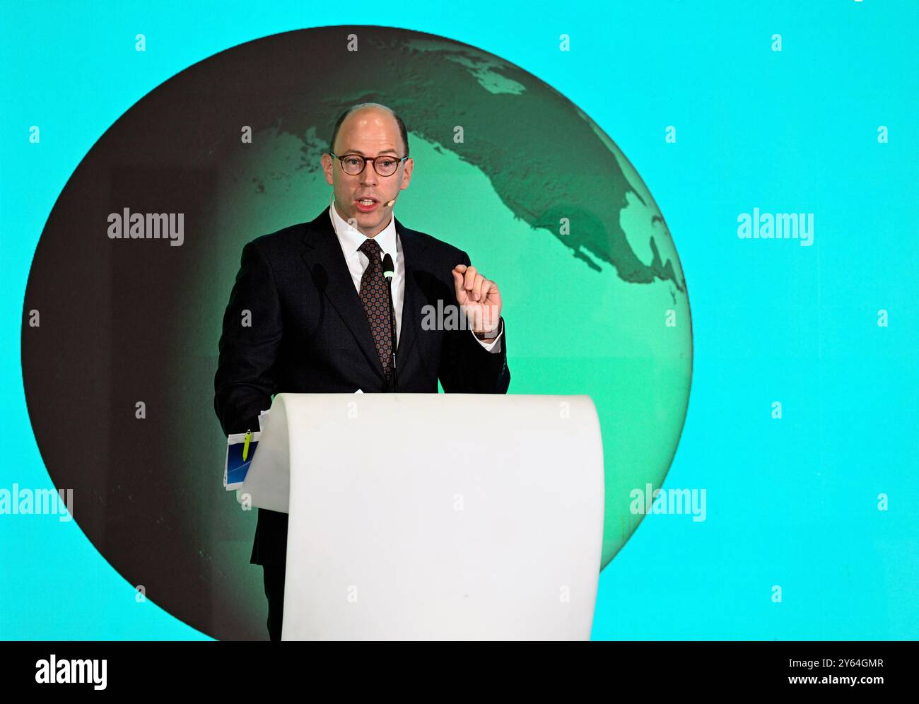 Praga, Repubblica Ceca. 24 settembre 2024. Viktor Hanzlik dell'azienda McKinsey interviene al Green Deal Summit di Praga, conferenza sulla trasformazione verde, la sostenibilità e l'energia nella Repubblica Ceca, il 24 settembre 2024, a Praga, Repubblica Ceca. Crediti: Katerina Sulova/CTK Photo/Alamy Live News Foto Stock