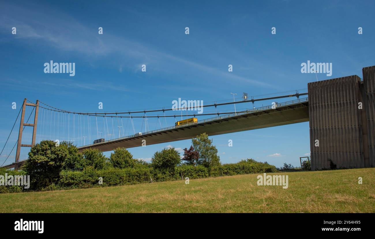 Ponti di cemento sul ponte Humber vicino a Barton upon Humber, North Lincolnshire, Regno Unito Foto Stock