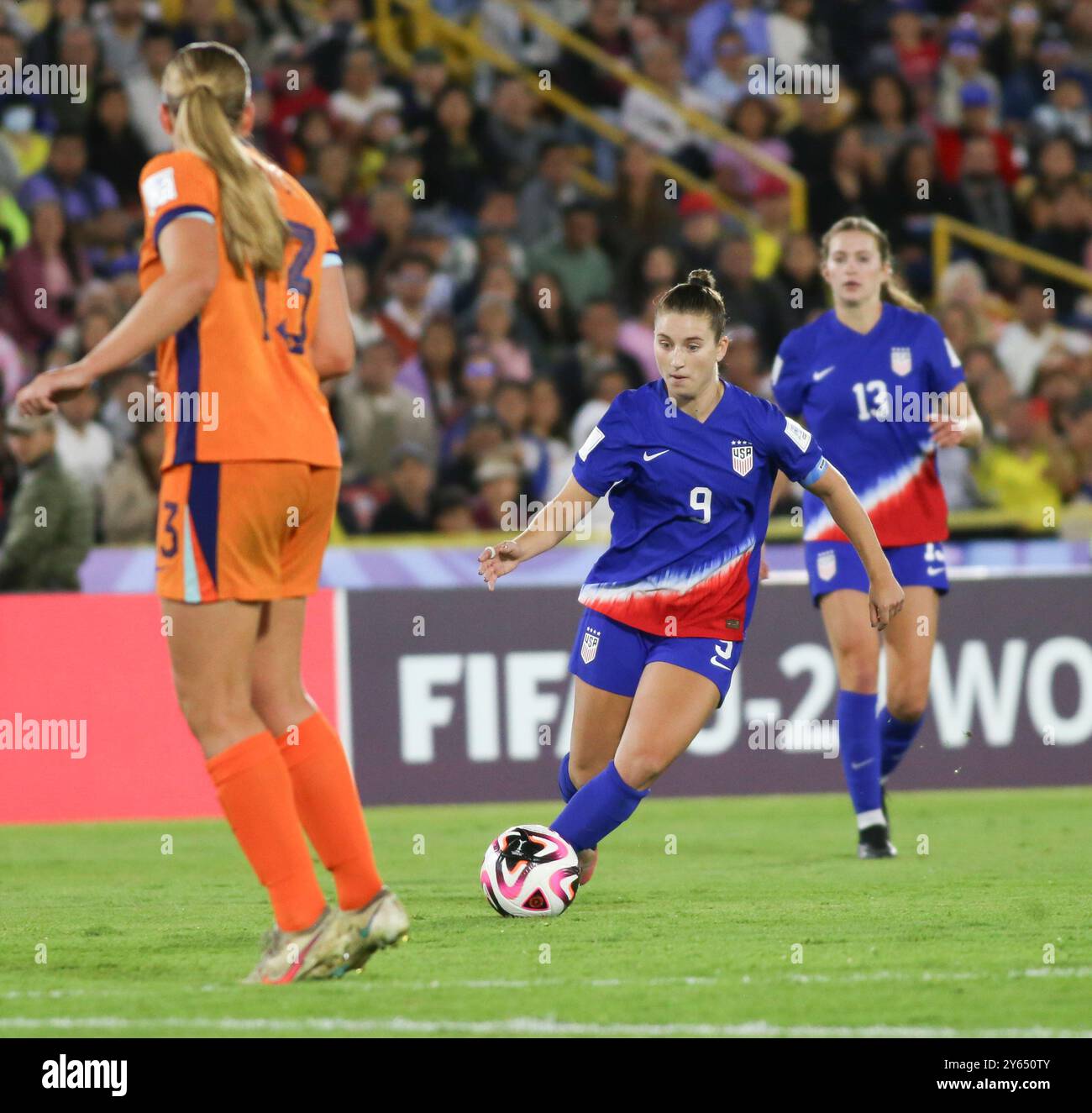 Allah Sentnor degli Stati Uniti controlla la palla alla alla Coppa del mondo femminile Under-20 FIFA a Bogotà, Colombia Foto Stock