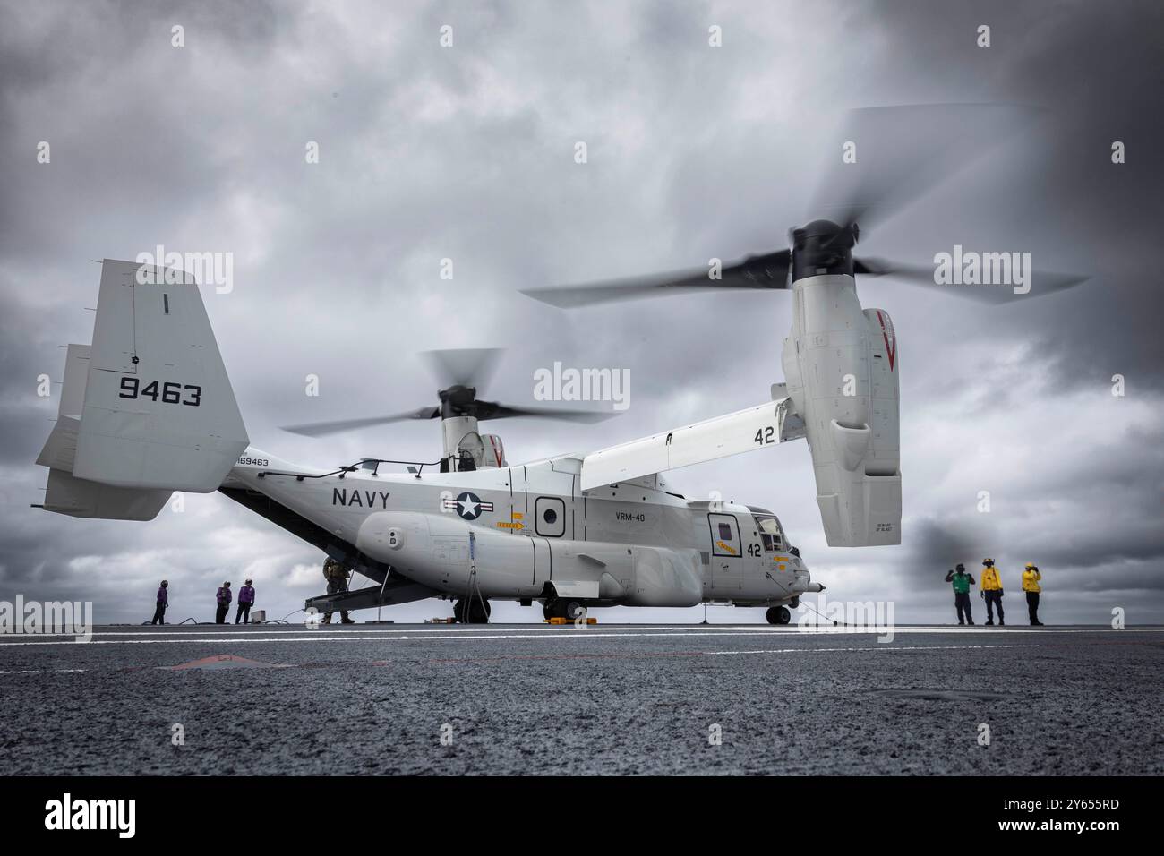 OCEANO ATLANTICO (19 settembre 2024) C Un CMV-22B Osprey, assegnato al "Mighty Bison" del Fleet Logistics Multi-Mission Squadron (VRM) 40, atterra sul fl Foto Stock