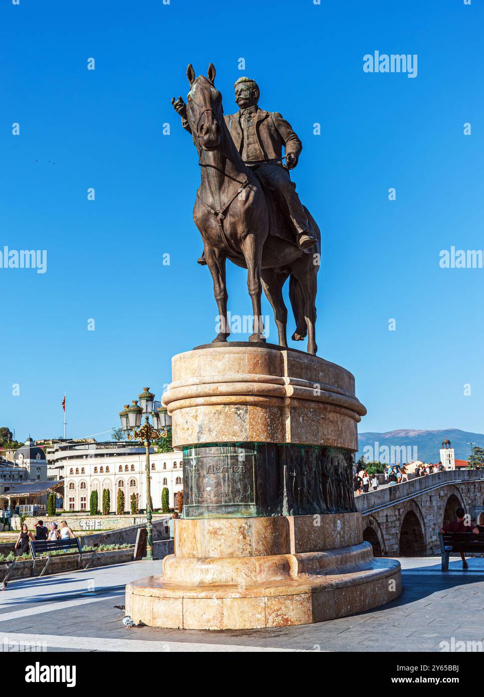 Un monumento al grande rivoluzionario macedone Goce Delchev, situato in Piazza Macedonia a Skopje. Foto Stock