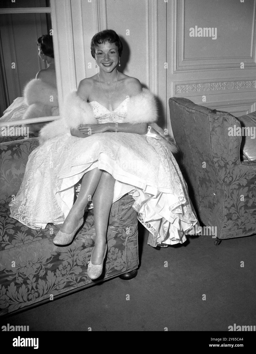 La star francese del cinema Francoise Arnoul a Londra negli anni '1950 Foto Stock