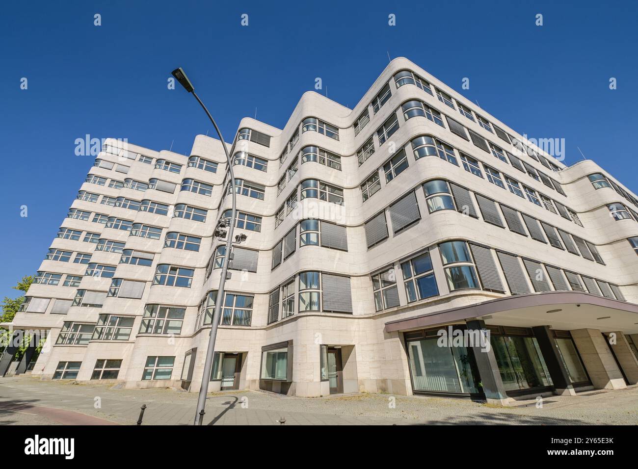 Shell-Haus, Reichpietschufer, il Tiergarten, nel quartiere Mitte di Berlino, Deutschland Foto Stock