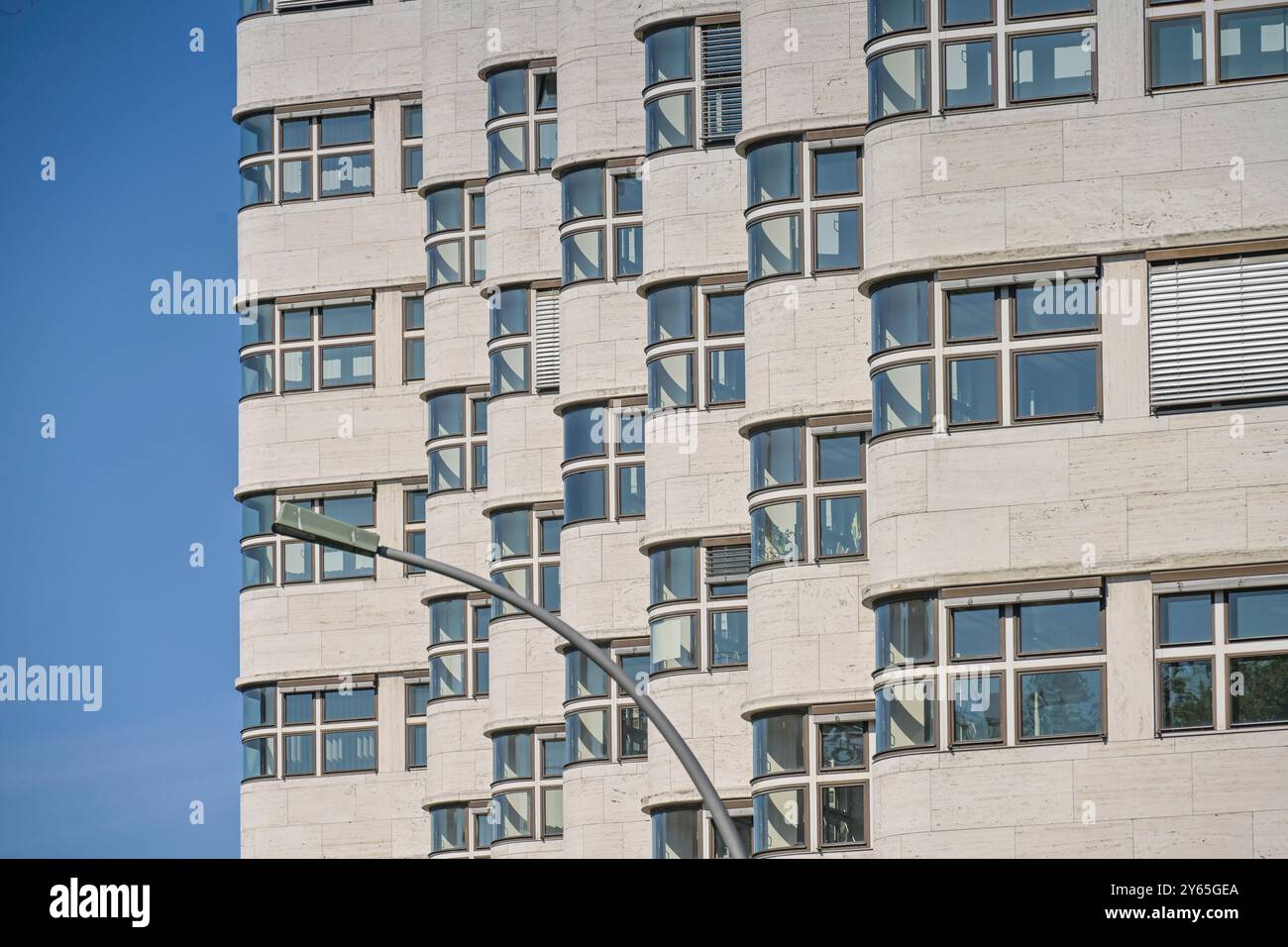 Shell-Haus, Reichpietschufer, il Tiergarten, nel quartiere Mitte di Berlino, Deutschland Foto Stock