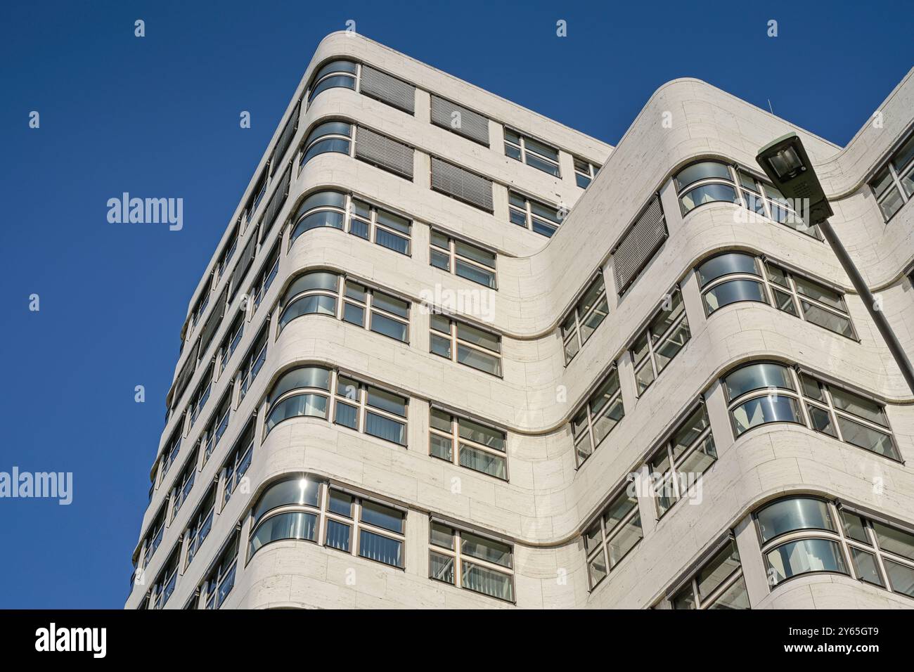 Shell-Haus, Reichpietschufer, il Tiergarten, nel quartiere Mitte di Berlino, Deutschland Foto Stock