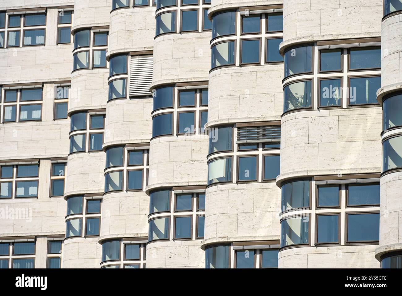 Shell-Haus, Reichpietschufer, il Tiergarten, nel quartiere Mitte di Berlino, Deutschland Foto Stock