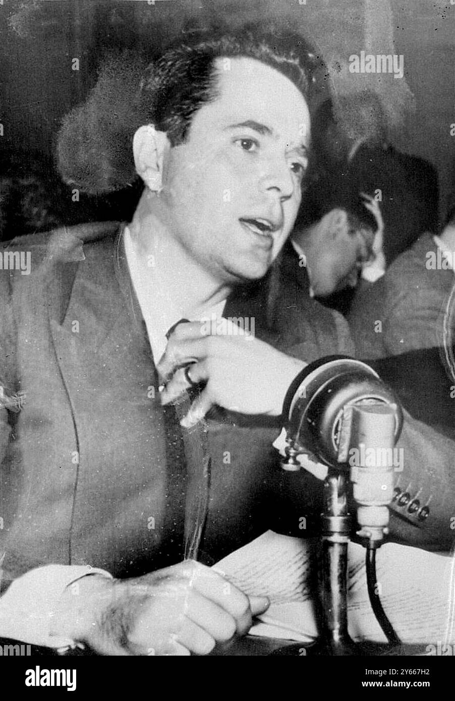 L'attore Larry Parks , protagonista dei film di al Jolson , visto alla Commissione per le attività non americane della camera dei rappresentanti degli Stati Uniti quando ammise di essere stato membro del partito comunista dieci anni fa, 23 marzo 1951 Foto Stock