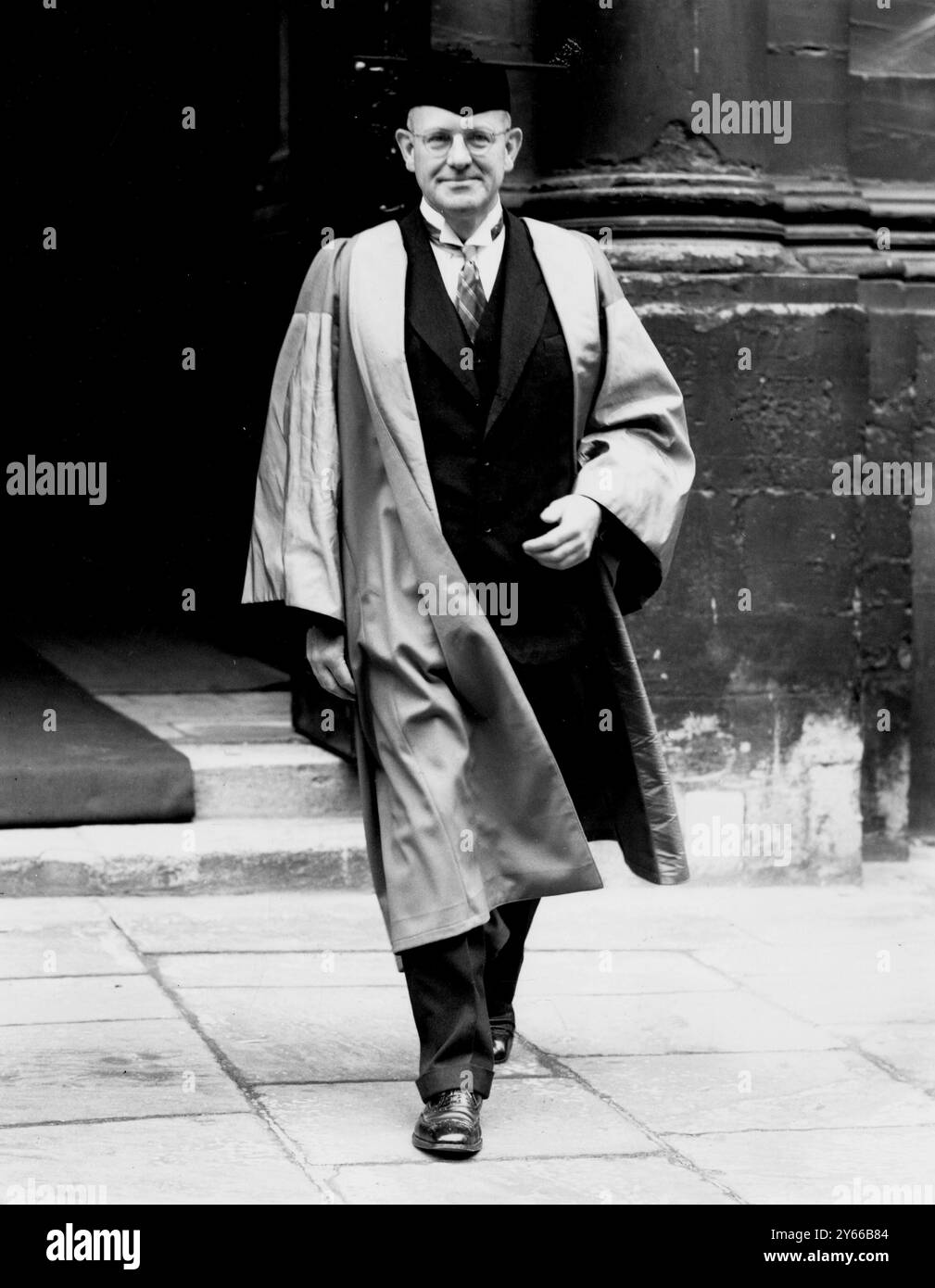 P.G. Wodehouse durante la giornata di laurea all'Università di Oxford. 21 giugno 1939. Foto Stock