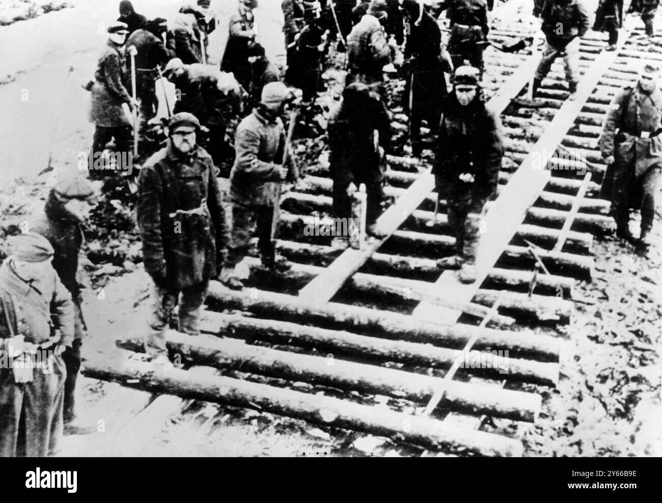 Lavoro degli schiavi nei campi in Russia. Foto Stock