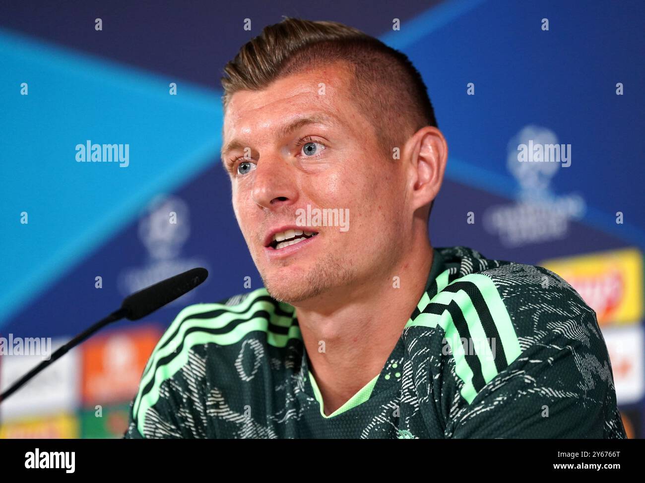 Foto del fascicolo datato 08-05-2023 di Toni Kroos, che ha espresso le sue frustrazioni dopo che un rapporto su Euro 2024 del Comitato degli arbitri UEFA ha comunicato che i padroni di casa avrebbero dovuto essere penalizzati per pallamano nella loro sconfitta ai quarti di finale da parte della Spagna. Data di pubblicazione: Martedì 24 settembre 2024. Foto Stock