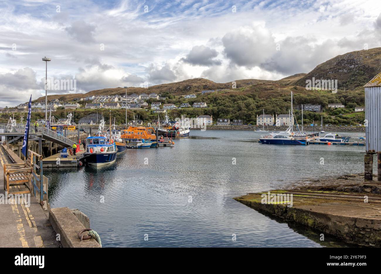 Il porto di Mallaig sulla costa occidentale della zona delle Highland della Scozia, Regno Unito Foto Stock