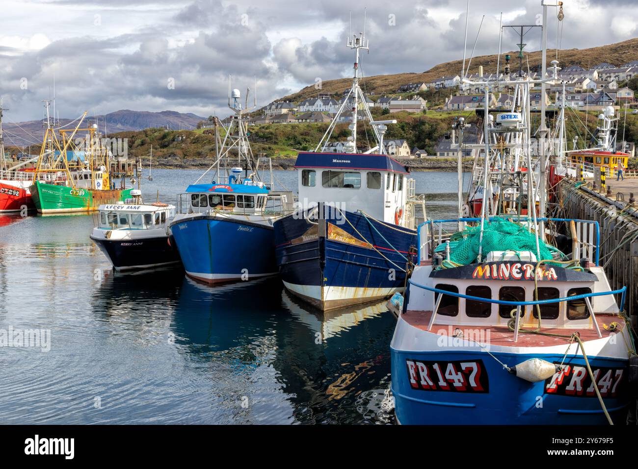 Il porto di Mallaig sulla costa occidentale della zona delle Highland della Scozia, Regno Unito Foto Stock