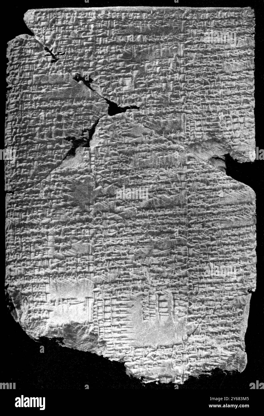 Tavoletta Sumera che mostra la storia del diluvio e della caduta: Il dritto della tavoletta con il frammento contenente la leggenda nell'angolo in alto a destra. È più vecchio della versione di Genesis di 1000 anni. Foto Stock