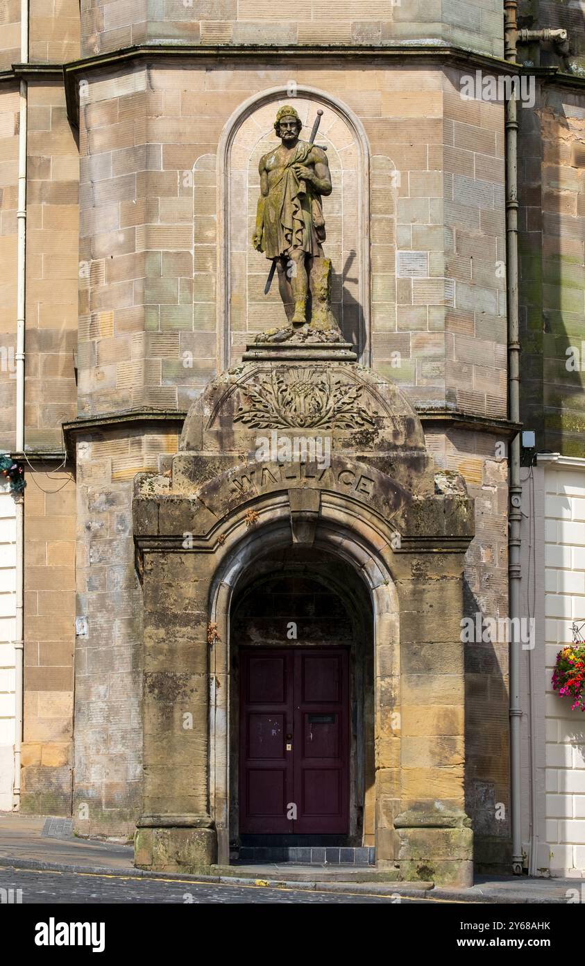Statua di William Wallace sul portico di Athenaeum a Stirling Foto Stock