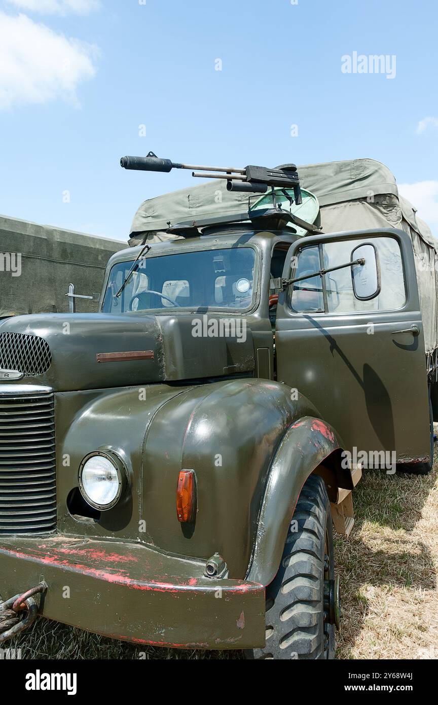 Un veicolo militare di comma in mostra all'Ackworth Classic Vehicle Rally, West Yorkshire UK nel 2005 Foto Stock