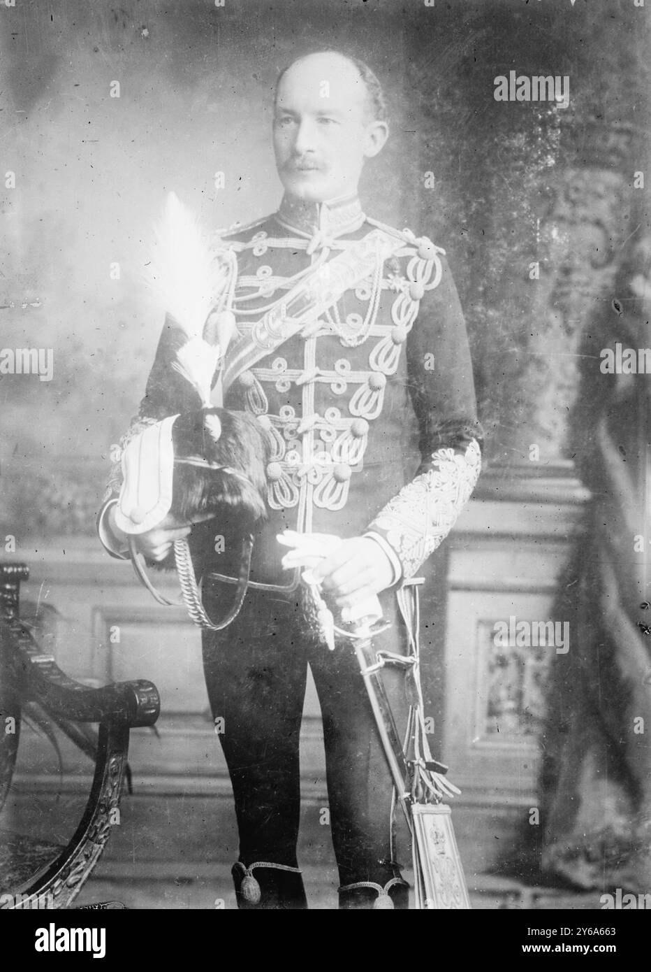 Generale Baden Powell in uniforme, fotografia mostra Robert Stephenson Smyth Baden-Powell (1857-1941), fondatore del movimento Boy Scout., Glass negatives, 1 negative: Glass; 5 x 7 in. o più piccolo. Foto Stock
