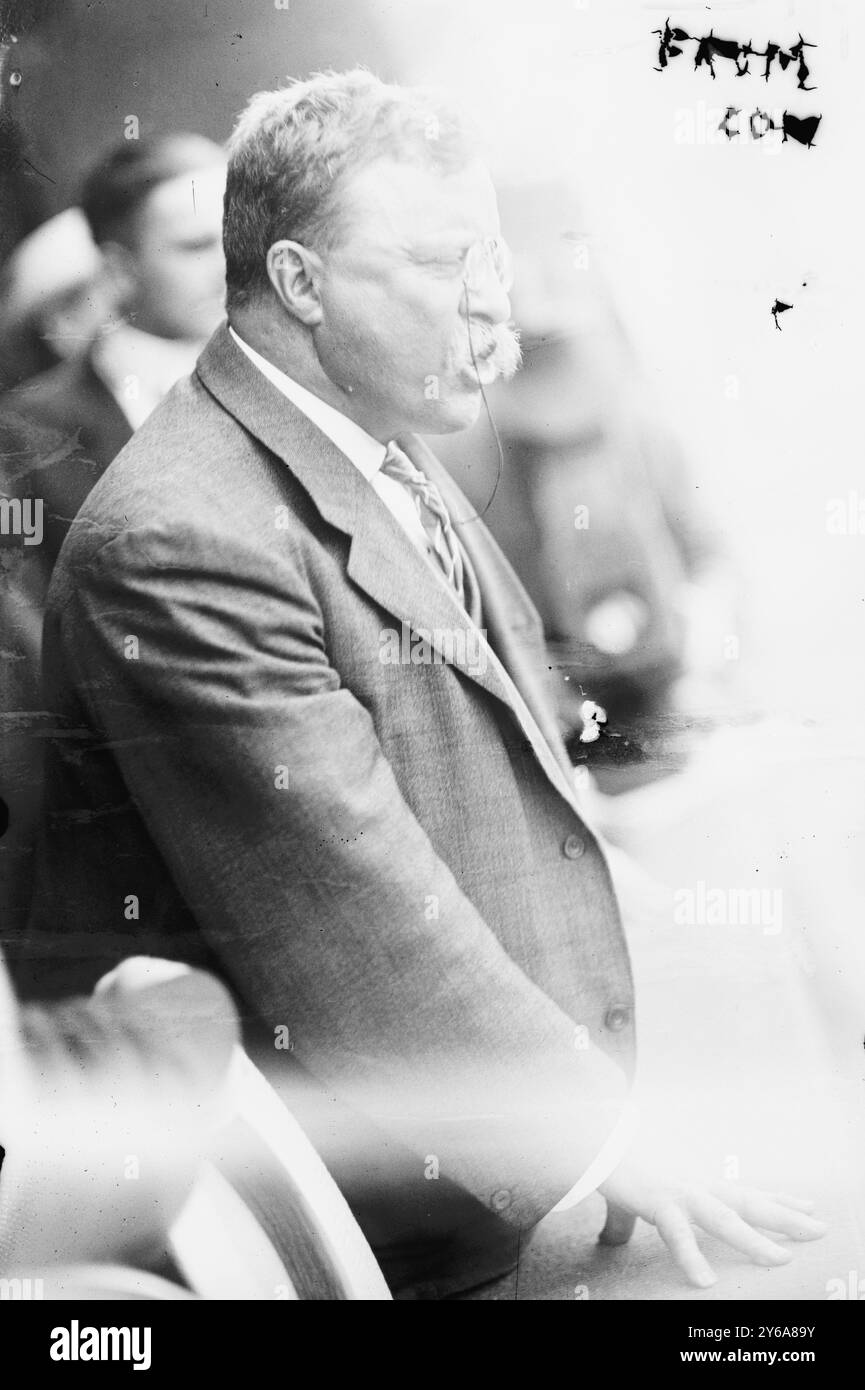T.R. Theodore Roosevelt parla dal Congress Hotel, Chicago, Ill., Chicago, Ill, negativi del vetro, 1 negativo: vetro; 5 x 7 pollici o più piccolo. Foto Stock