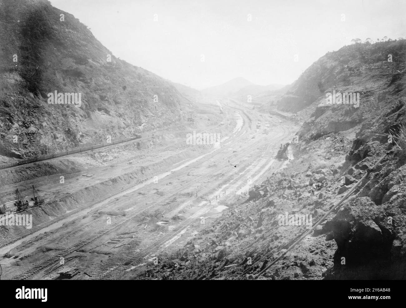 Canale di Panama, Culebra Cut guardando al sud, Glass negative, 1 negativo: Vetro; 5 x 7 pollici o più piccolo. Foto Stock