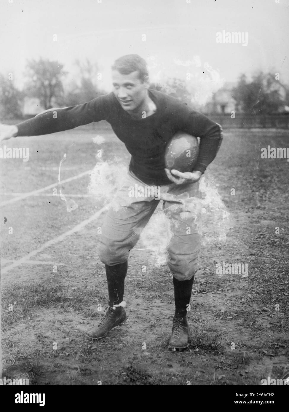 Capitano Buser, (Wisc.), foto mostra Alfred Buser, capitano della squadra di calcio imbattuta dell'Università del Wisconsin 1912., 1911 maggio 11, Football, Glass negatives, 1 negativo: Glass; 5 x 7 poll. o più piccolo. Foto Stock