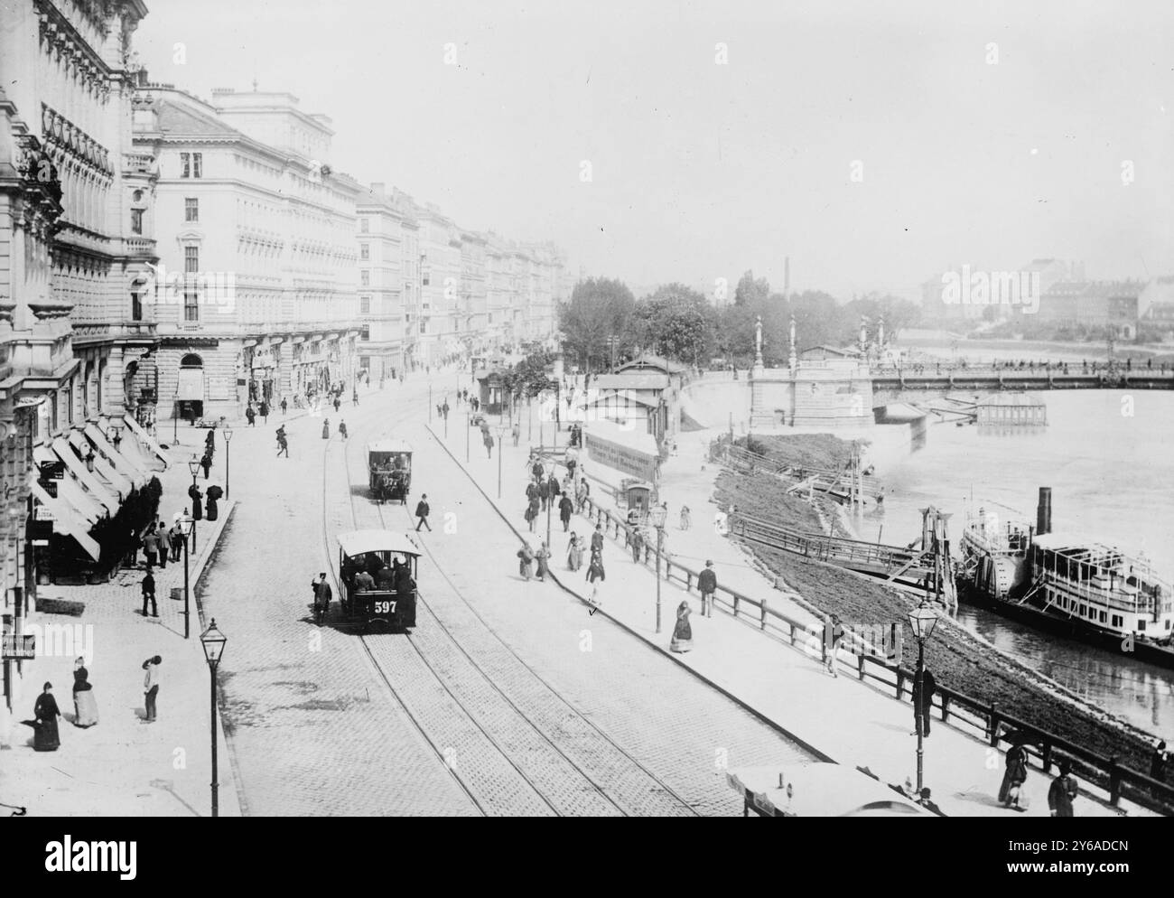 Quay Francis Joseph, a Vienna, Impero austro-ungarico, tra il 1910 e il 1915 circa, Glass negative, 1 negativo: Vetro; 5 x 7 poll. o più piccolo. Foto Stock