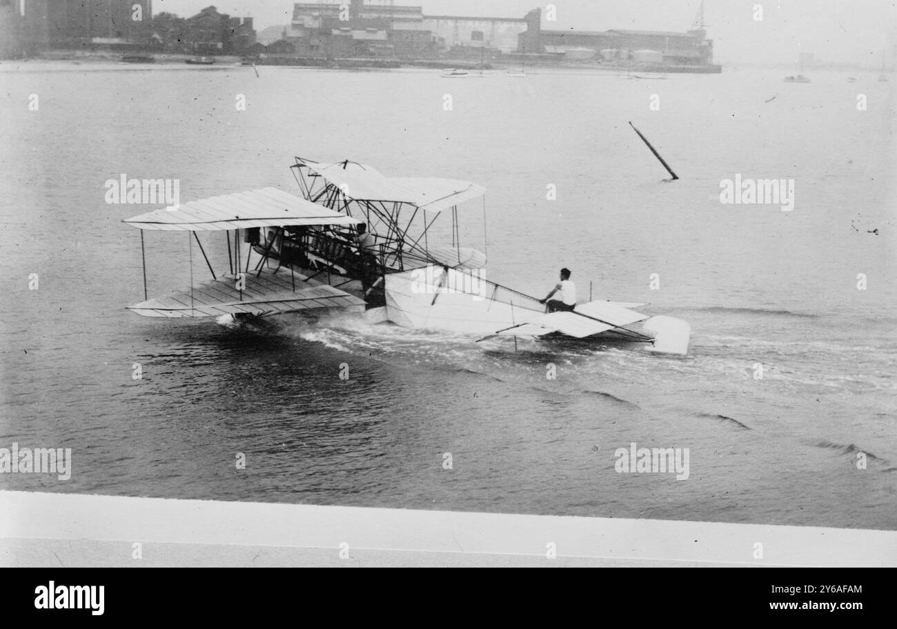 Harriman Hydroairplane, foto mostra l'idroplano disegnato da Frank Herbert 'Bert' Harriman, uno dei primi pionieri dell'aviazione., tra CA. 1910 e CA. 1915, Glass negatives, 1 negativo: Vetro; 5 x 7 pollici. o più piccolo. Foto Stock