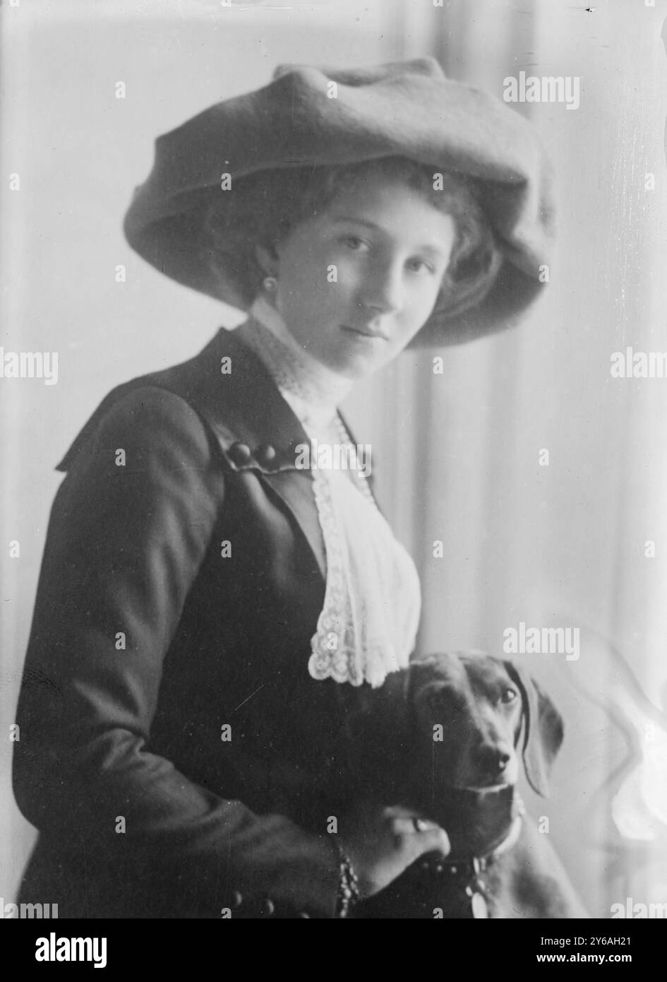 Principessa Vittoria Luisa, la foto mostra la principessa Vittoria Luisa di Prussia (1892-1980), figlia del Kaiser Guglielmo II, tra il 1910 e il 1915 circa, Glass negative, 1 negativo: Vetro; 5 x 7 pollici. o più piccolo. Foto Stock