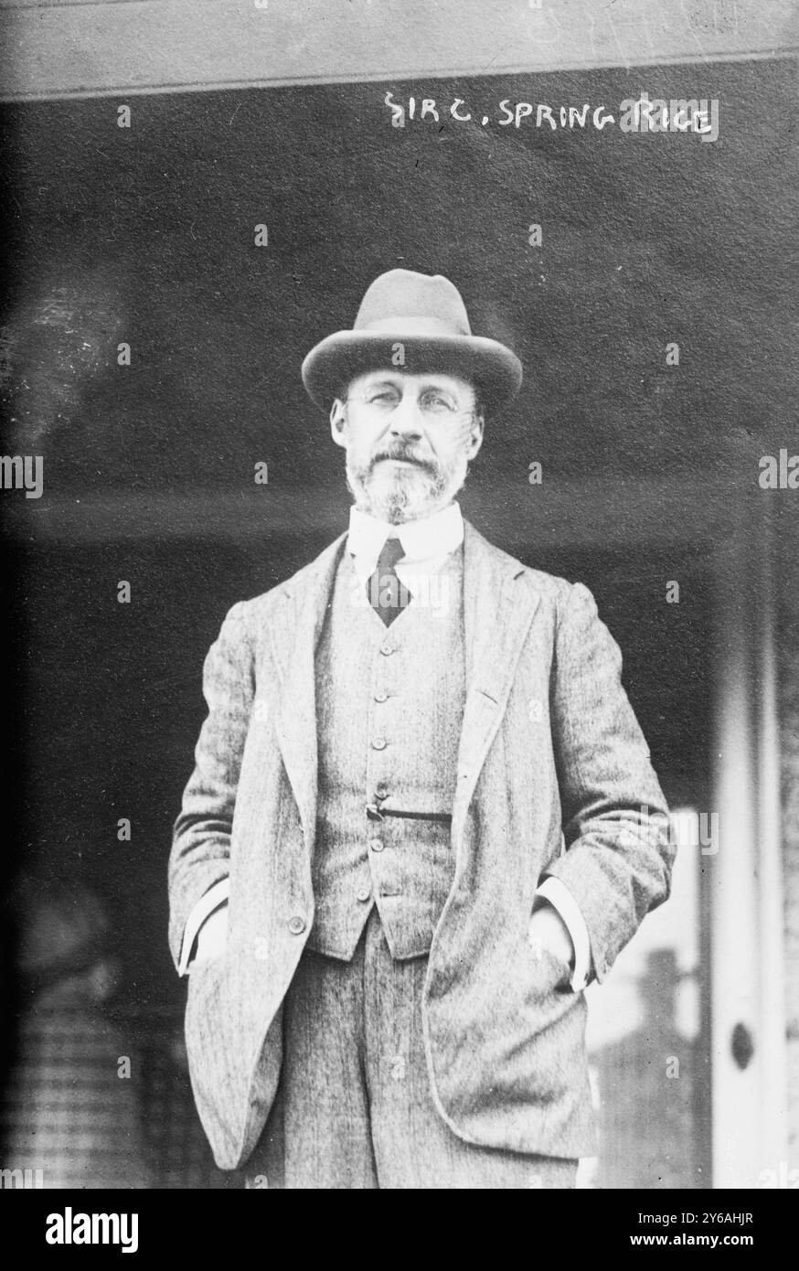 Sir C. Spring Rice, foto mostra il diplomatico inglese Sir Cecil Arthur Spring-Rice (1859-1918), che è stato l'ambasciatore britannico negli Stati Uniti dal 1913 al 1918., tra il 1910 e il 1915 circa, Glass negative, 1 negative: Glass; 5 x 7 pollici. o più piccolo. Foto Stock