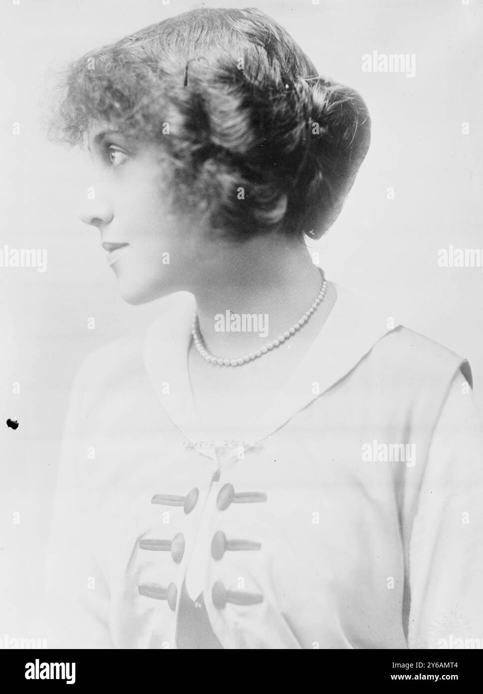 Natalie Alt, Photo mostra l'attrice Natalie Alt, che si è esibita in produzioni tra il 1911 e il 1918., 1913 settembre 5, Glass negatives, 1 negative: Glass; 5 x 7 pollici. o più piccolo. Foto Stock