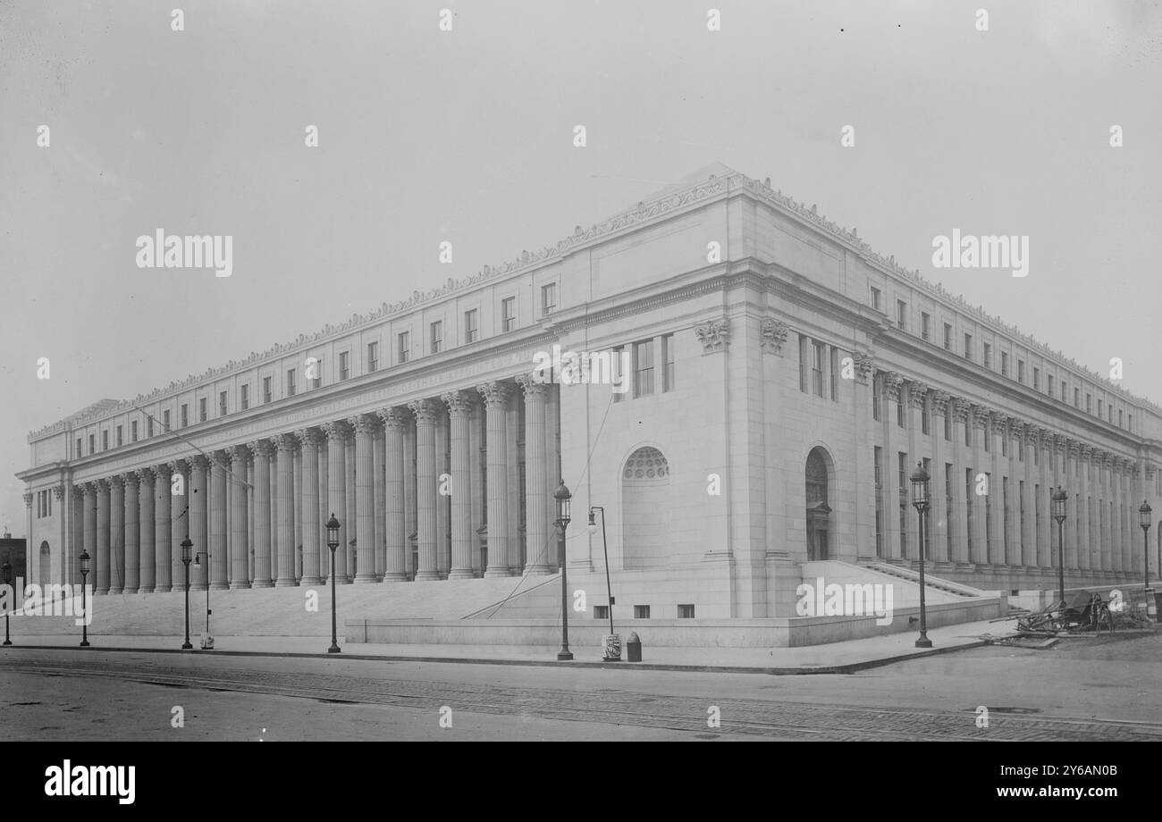 Il nuovo ufficio postale di N.Y., la fotografia mostra il Pennsylvania Terminal Post Office (General Post Office Building), ora chiamato James A. Farley Building, situato al 421 Eighth Avenue, New York City., tra CA. 1912 e CA. 1915, Glass negatives, 1 negativo: Vetro; 5 x 7 pollici. o più piccolo. Foto Stock