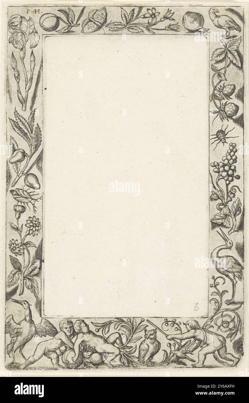 Inquadra con tre bambini che giocano in basso, incornicia con fiori, frutti, uccelli, insetti e putti (titolo della serie), il bambino destro tiene un bastone in una mano e un uccello nell'altra. C'è un gufo tra i bambini. Una delle 6 foglie, stampate su entrambi i lati, con otto diverse cornici intorno ad un campo centrale non stampato. Stampa, stampatore: Pieter Huys, (menzionato sull'oggetto), su disegno di: Pieter Huys, (menzionato sull'oggetto), editore: Anonimo, Paesi Bassi, (eventualmente), 1545 - prima del 1550, carta, incisione, altezza, 173 mm x larghezza, 114 mm Foto Stock