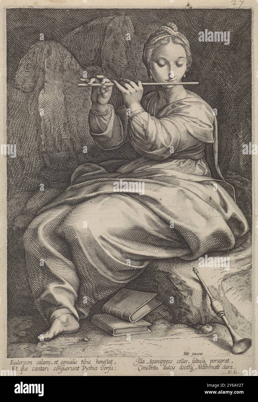 Euterpe, le nove muse (titolo della serie), The Seated Euterpe, la musa della musica e del lirismo, suona il flauto e ai suoi piedi si trovano uno scialle e libri. Sotto la scena ci sono due versi a due righe in latino., stampa, stampatore: Charles David, dopo stampa di: Hendrick Goltzius, (menzionato sull'oggetto), Franco Estius, (menzionato sull'oggetto), Parigi, 1618 - 1622, carta, incisione, altezza, 245 mm x larghezza, 166 mm Foto Stock