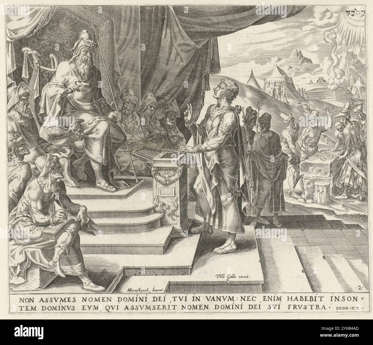 Davanti a un giudice un uomo giura per Dio, non prenderai invano il nome del Signore tuo Dio, i dieci Comandamenti (titolo della serie), Un uomo davanti al giudice giura da Dio, ponendo la mano su una Bibbia aperta e su un crocifisso. Sullo sfondo, gli uomini giocano a carte e a dadi, mentre uno alza la mano al nome di Dio in cielo. La stampa fa parte di una serie sui dieci Comandamenti e descrive una violazione del secondo comandamento: Non prenderai invano il nome del Signore tuo Dio. Nella parte inferiore del margine si trova un riferimento al testo della Bibbia in latino., stampa, tipografo: Harmen Jansz Muller, A. Foto Stock