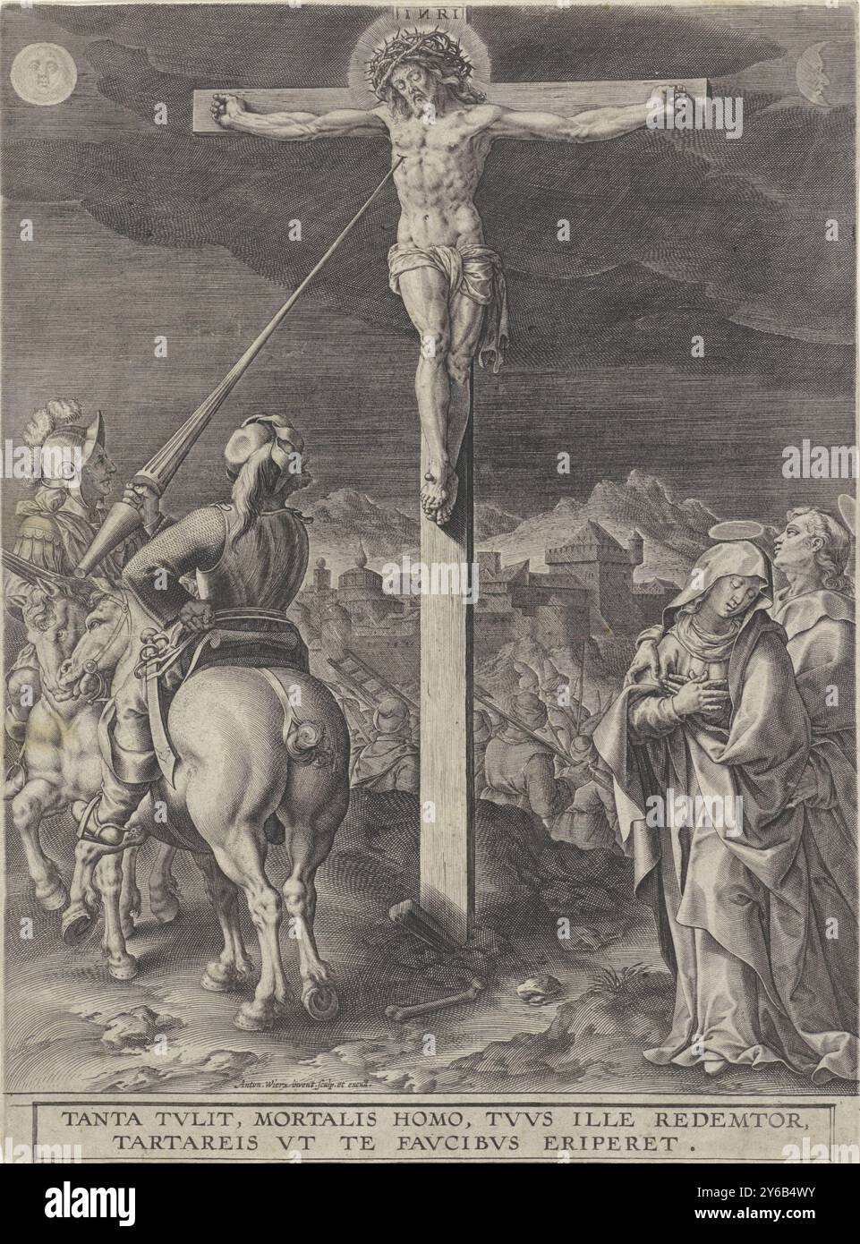 Crocifissione di Cristo, morte sulla croce di Cristo sul Golgota. Un soldato spinge la sua lancia al fianco di Cristo. Mary e John piangono alla croce. Il sole può ancora essere visto nell'oscurità in alto a sinistra. Dopo la crocifissione di Cristo ci fu un'eclissi solare, un segno che il cielo piangeva la sua morte. Al margine una didascalia di due righe in latino., print, print maker: Antonie Wierix (II), (menzionata sull'oggetto), su progetto di: Antonie Wierix (II), (menzionata sull'oggetto), editore: Antonie Wierix (II), (menzionata sull'oggetto), Anversa, 1565 - prima del 1604, carta, incisione, altezza, 274 mm x larghezza, 204 Foto Stock