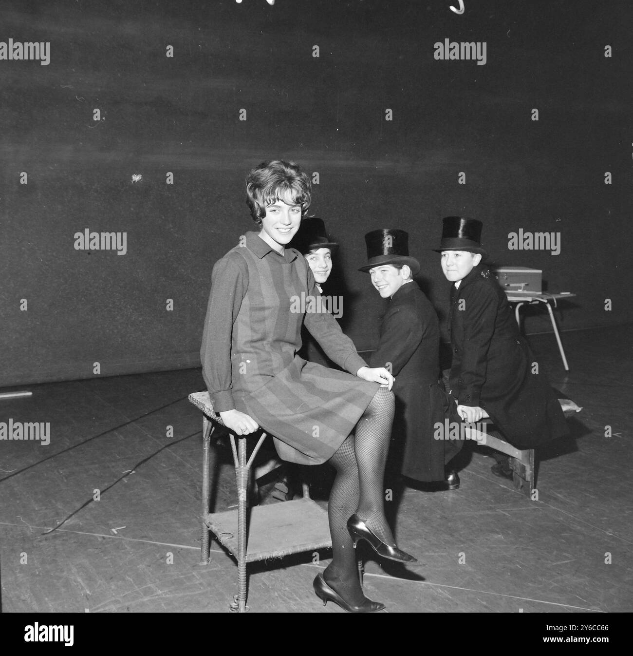 THEATER IL 4 GIUGNO PROVE CON L'ATTRICE KIKA MARKHAM; 9 GENNAIO 1964 Foto Stock