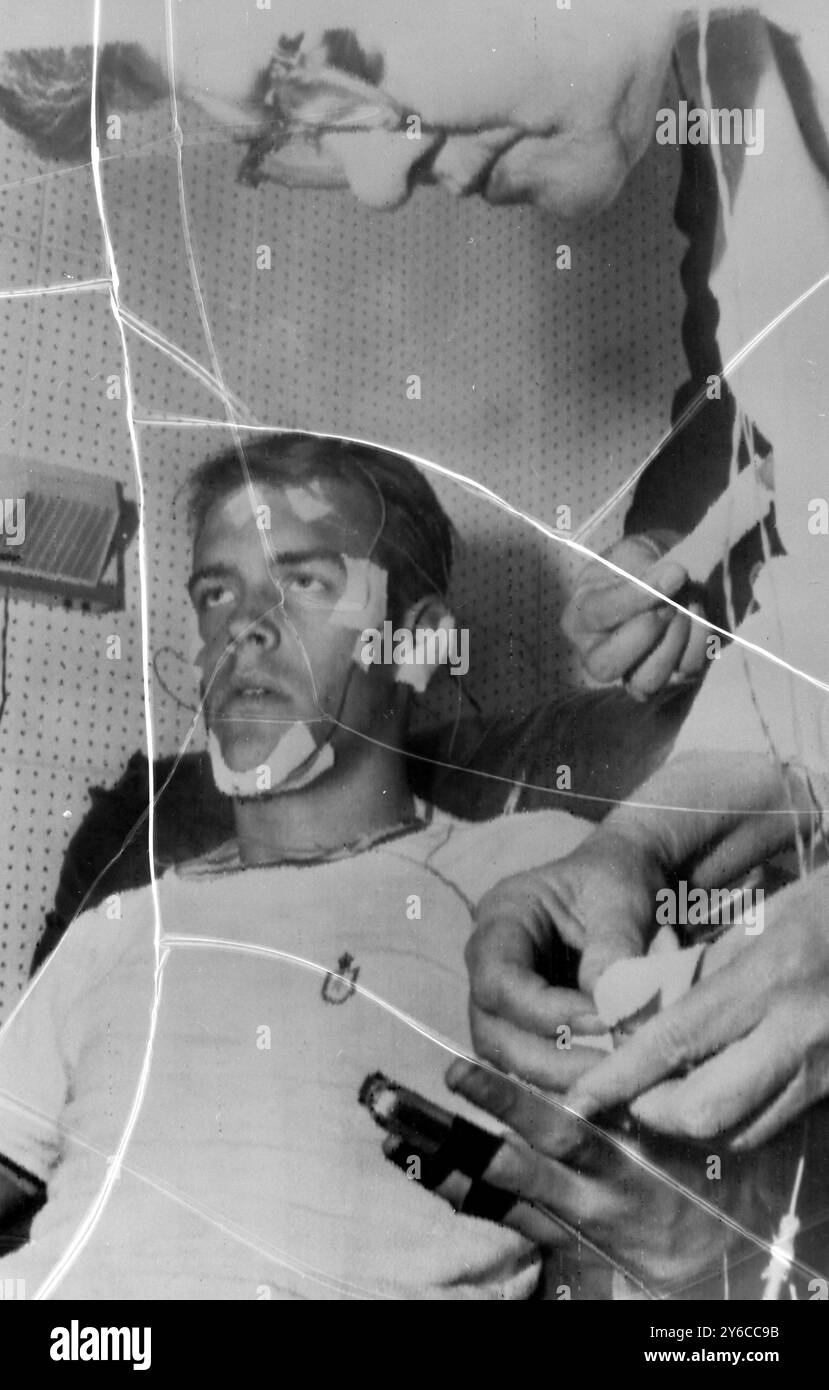 TECNOLOGO KAY VAN KIRK CON RANDY GARDNER - RECORD PER INSONNIA A SAN DIEGO / ; 8 GENNAIO 1964 Foto Stock