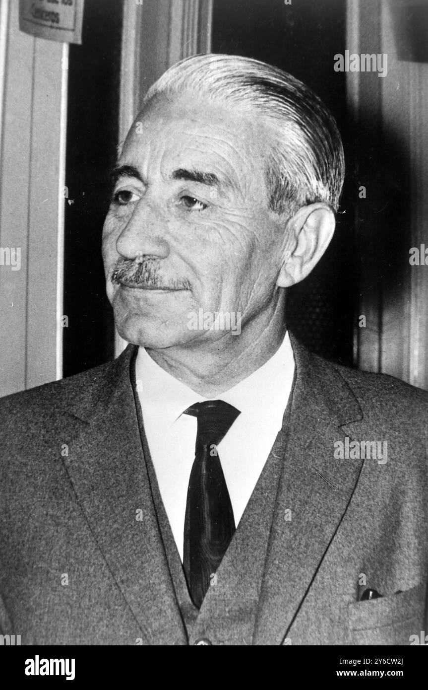 GOVERNO ARGENTINO FERNANDO SOLA - MINISTRO DELLE COMUNICAZIONI A BUENOS AIRES, ARGENTINA; 14 OTTOBRE 1963 Foto Stock