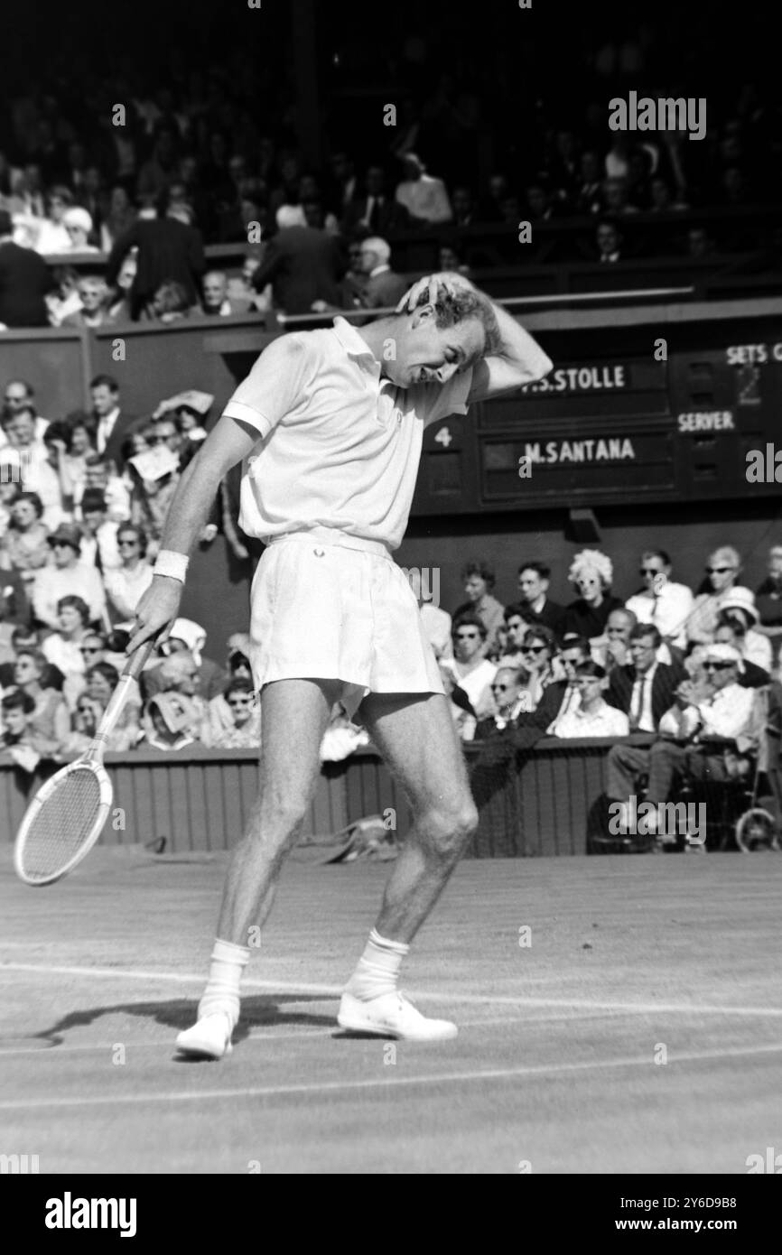 FRED STOLLE TENNISTA IN AZIONE AL TORNEO DI WIMBLEDON INTERNATIONAL TENNIS CHAMPIONSHIPS COMPETITION A LONDRA / ; 3 LUGLIO 1963 Foto Stock