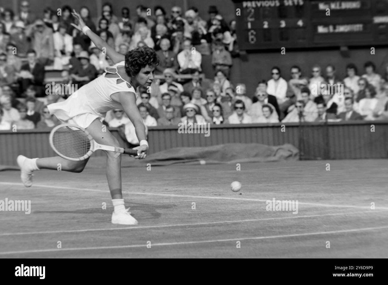 TENNISTA MARIA BUENO IN AZIONE AL TORNEO INTERNAZIONALE DI WIMBLEDON / ; 2 LUGLIO 1963 Foto Stock