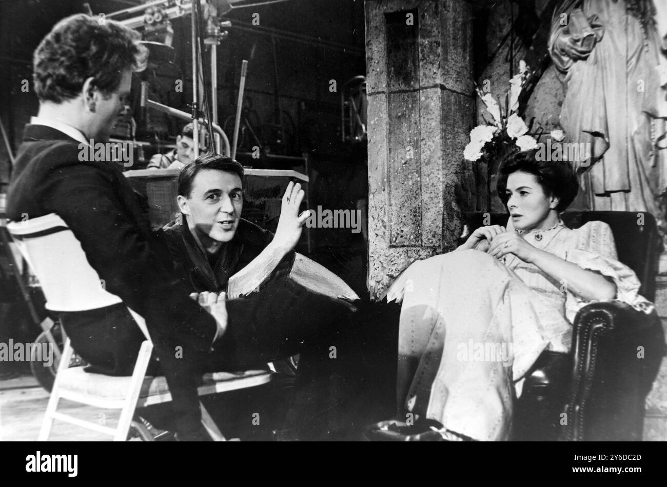 FILM TWENTY FOUR HOURS IN WOMANS LIFE CON INGRID BERGMAN E RIP TORN ADN SILVIO NARISSANO A NEW YORK ; 11 GIUGNO 1963 Foto Stock