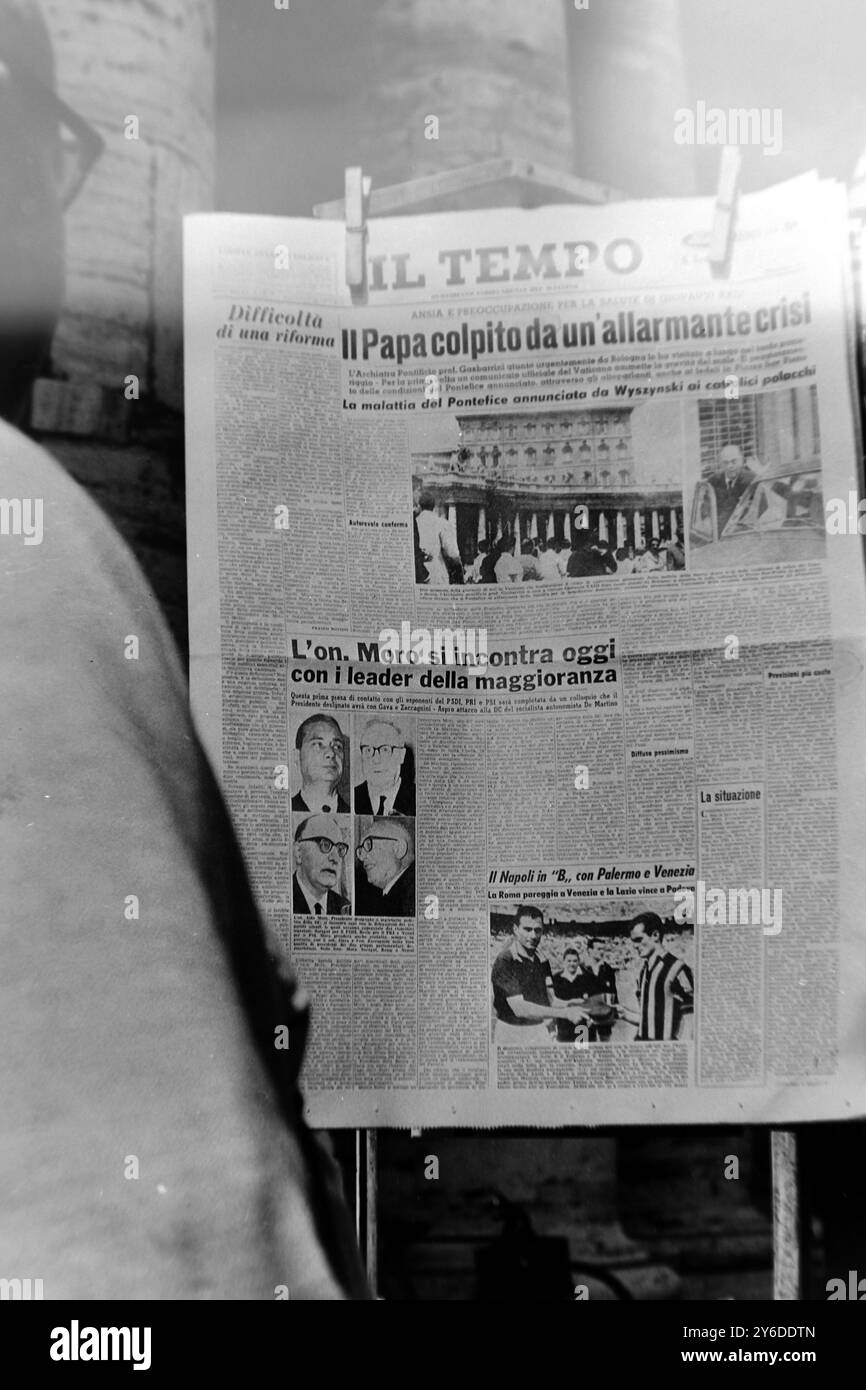 QUOTIDIANO ITALIANO IL TEMPO SULLA GRAVE MALATTIA DI PAPA GIOVANNI XXIII A ROMA/ ; 28 MAGGIO 1963 Foto Stock