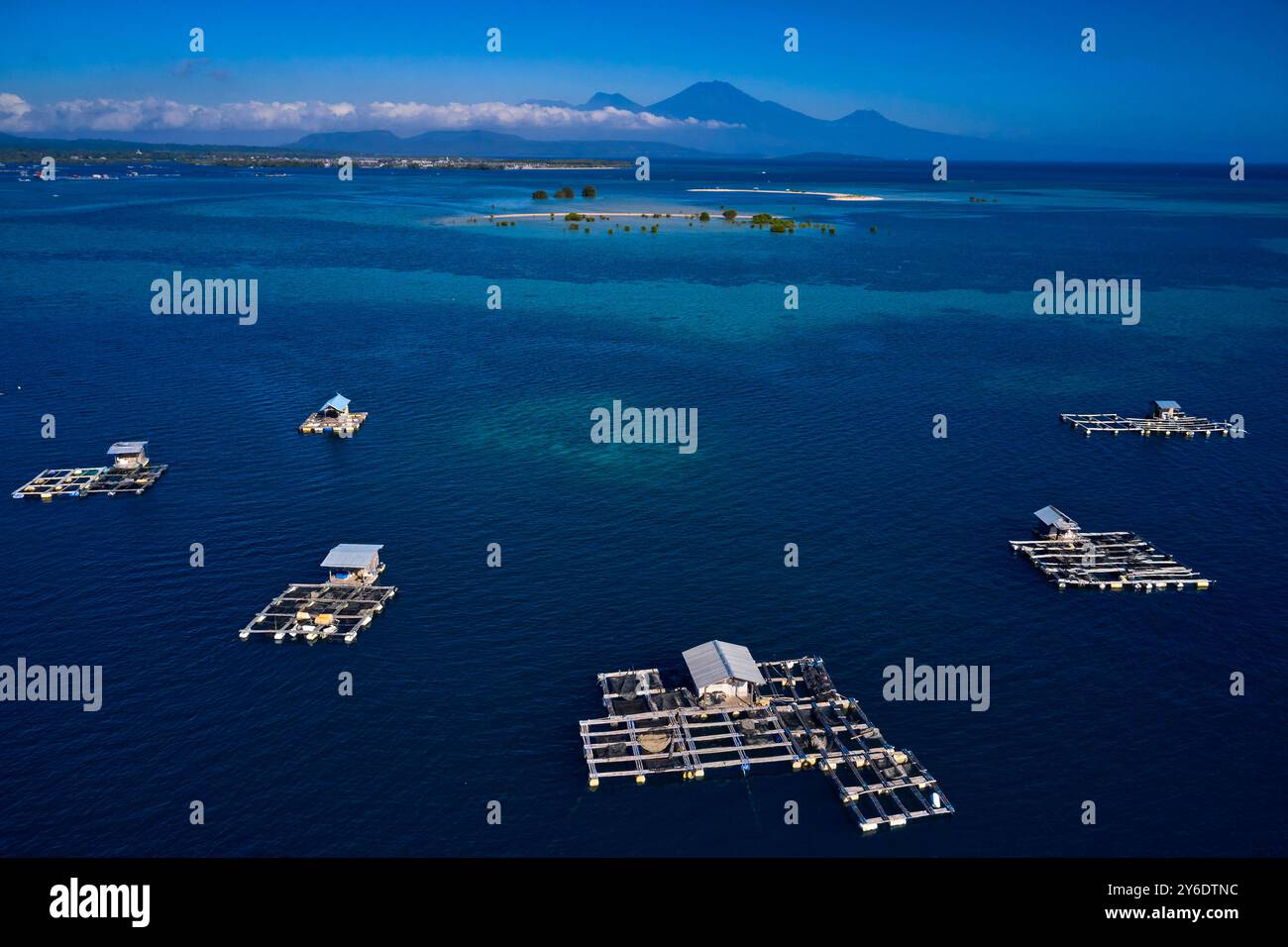 Indonesia, Bali, Gili Putih Sumberkima o spiaggia bianca nella parte occidentale dell'isola Foto Stock