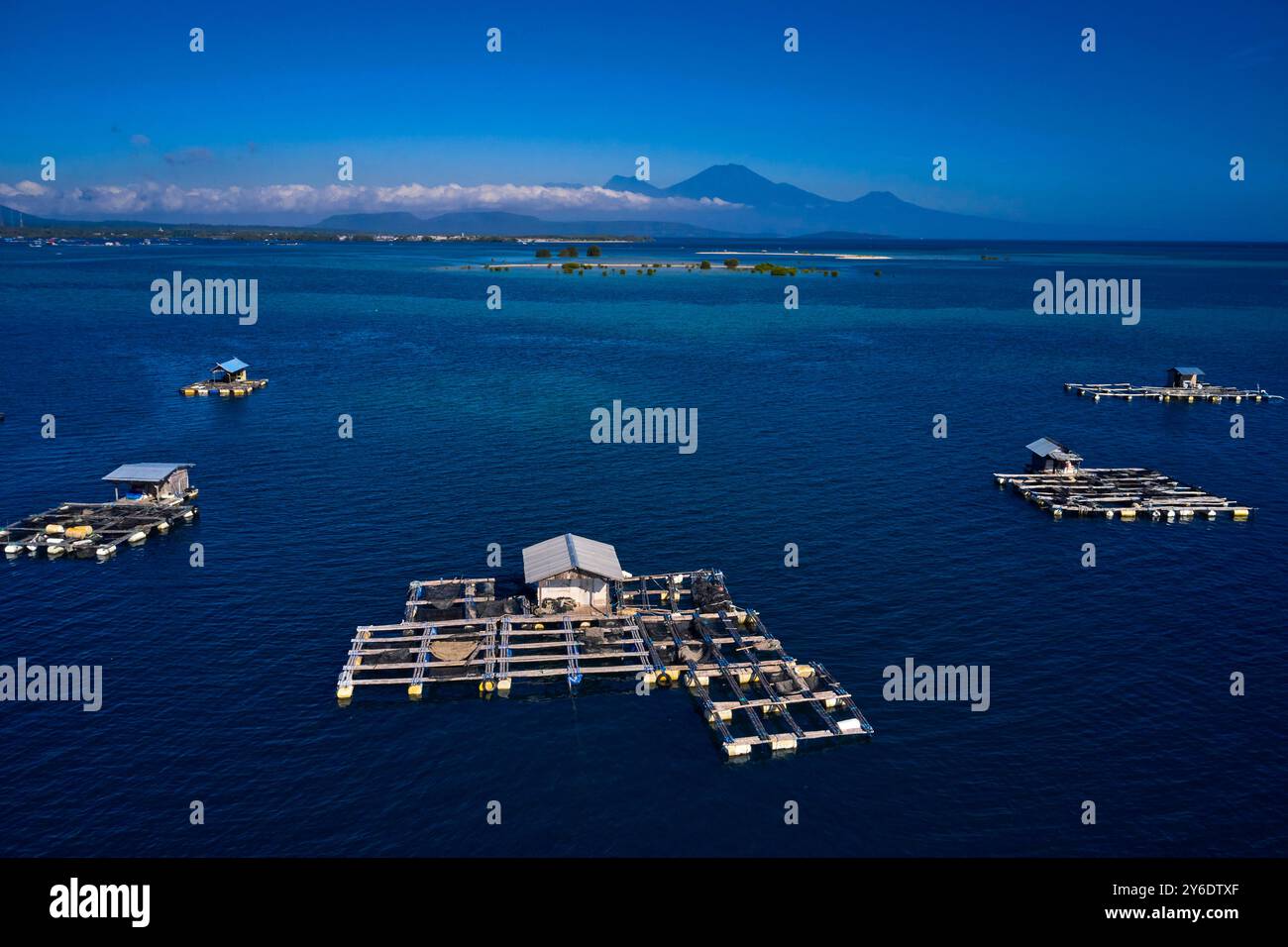 Indonesia, Bali, Gili Putih Sumberkima o spiaggia bianca nella parte occidentale dell'isola Foto Stock