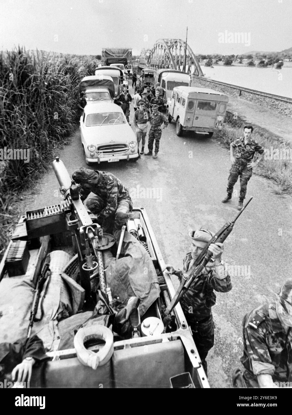 I MERCENARI SI PREPARANO A SPARARE A RAZZO DALLE NAZIONI UNITE PER LE TRUPPE ONU IN KATANGA; 23 GENNAIO 1963 Foto Stock